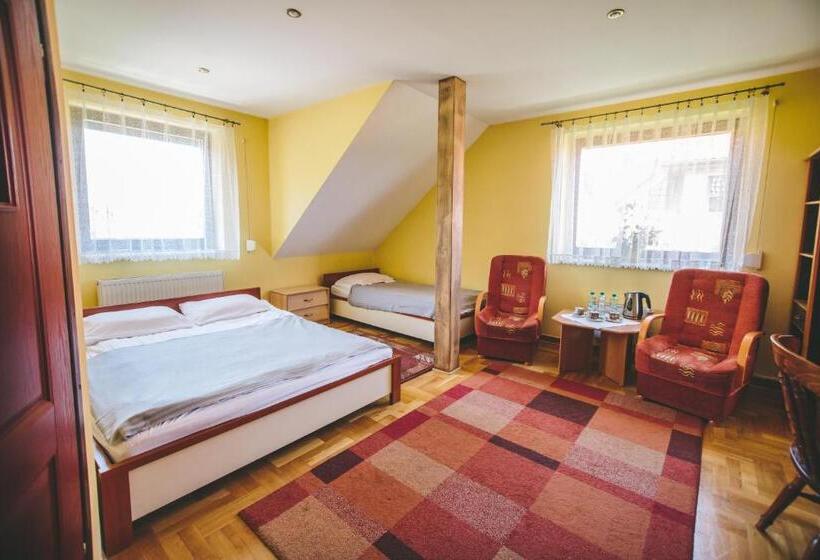 فندق على الطريق Zodiak