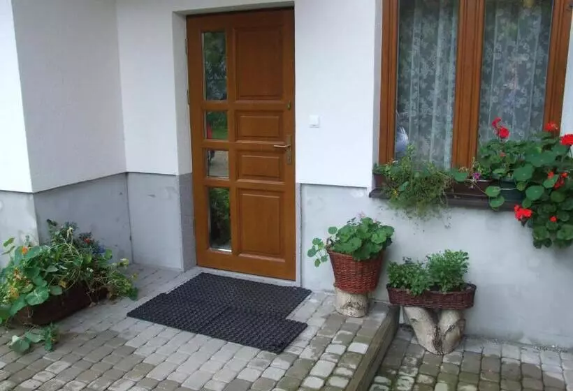 Majatalo Pokoje I Apartamenty Pod Jaworzyną W Koninkach