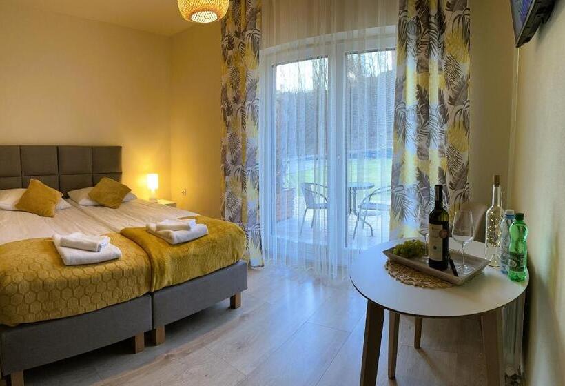 פנסיון Winnica Nad Jarem