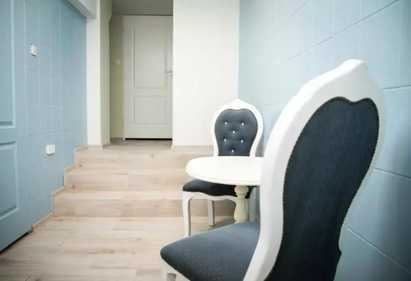 Retkeilymaja Zajazd Bombonierka