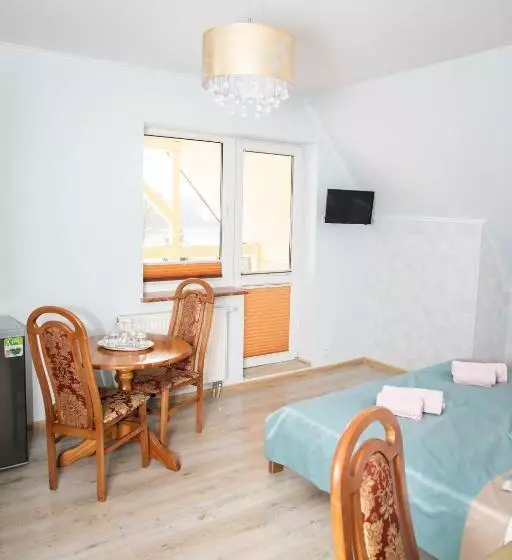 Retkeilymaja Zajazd Bombonierka