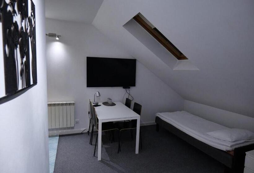 Azymut Hotel & Restaurant