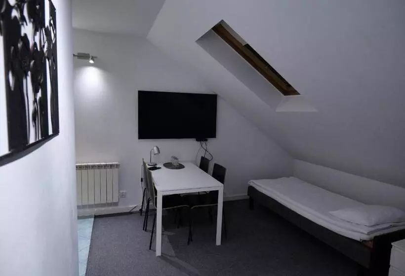 Azymut Hotel & Restaurant