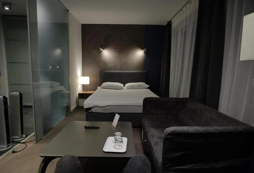 Azymut Hotel & Restaurant