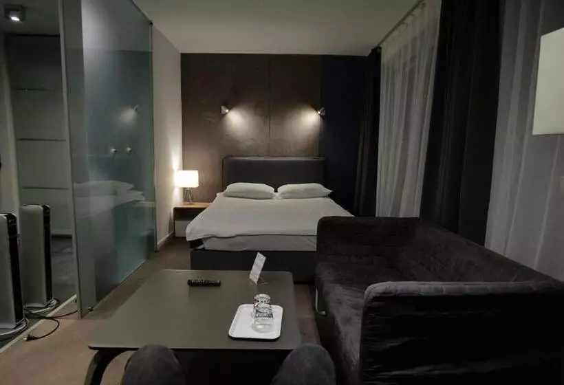 Azymut Hotel & Restaurant