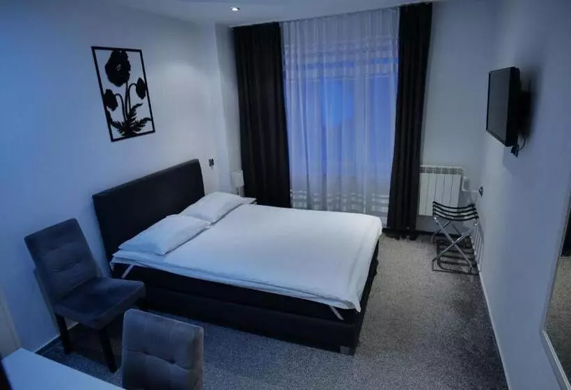 Azymut Hotel & Restaurant