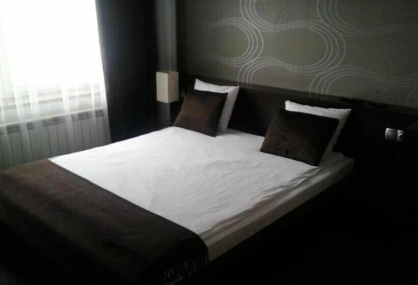 Azymut Hotel & Restaurant