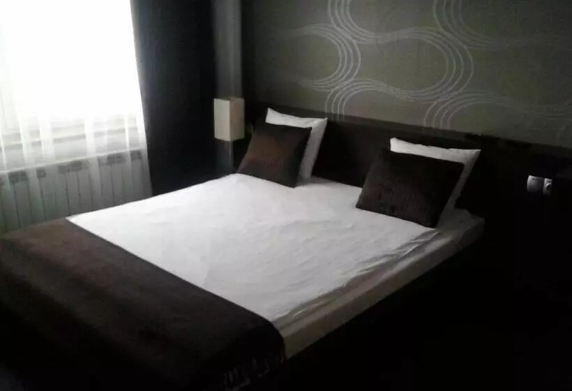 Azymut Hotel & Restaurant