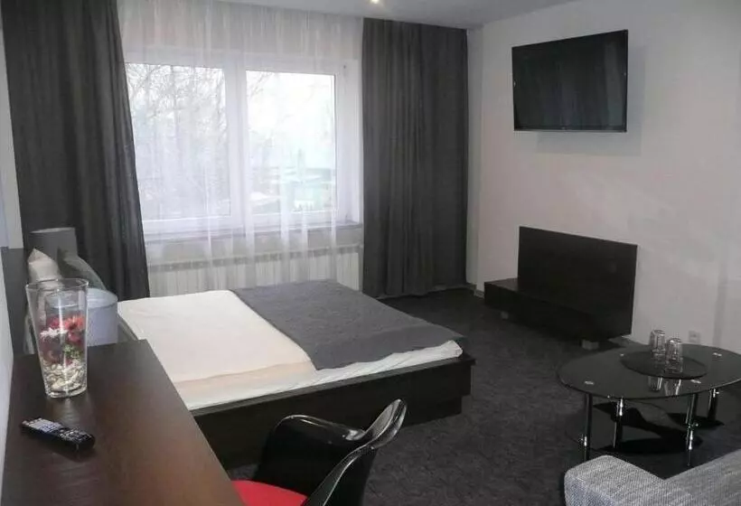 Azymut Hotel & Restaurant