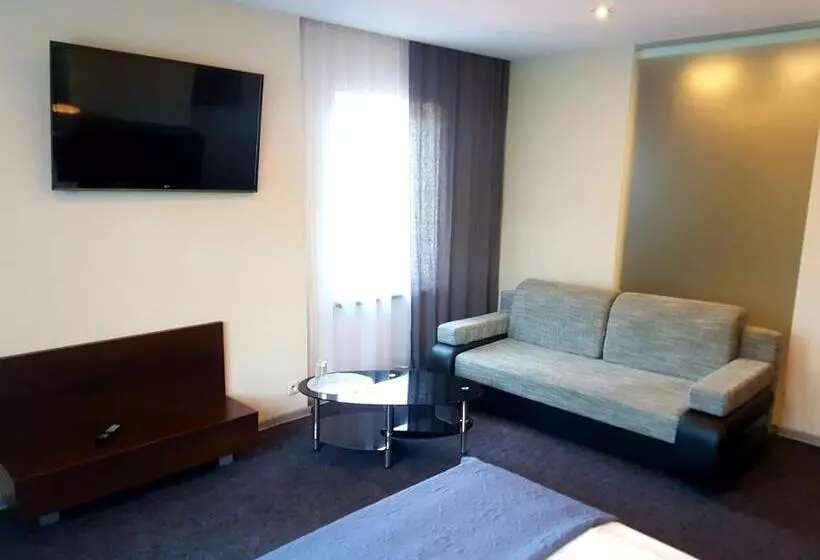 Azymut Hotel & Restaurant