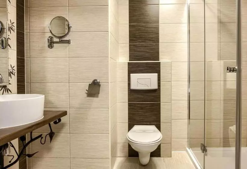 Aamiaismajoitus (B&B) Dworek Pod Giewontem