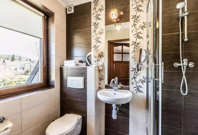 Aamiaismajoitus (B&B) Dworek Pod Giewontem