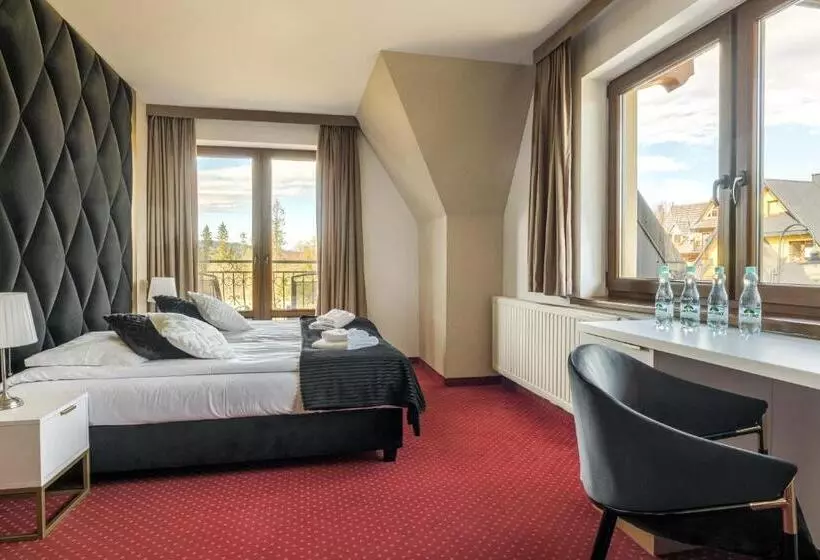 Aamiaismajoitus (B&B) Dworek Pod Giewontem