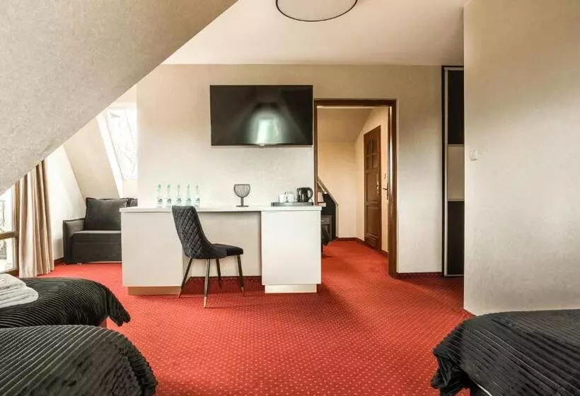 Aamiaismajoitus (B&B) Dworek Pod Giewontem