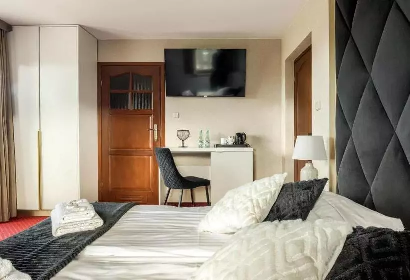 Aamiaismajoitus (B&B) Dworek Pod Giewontem