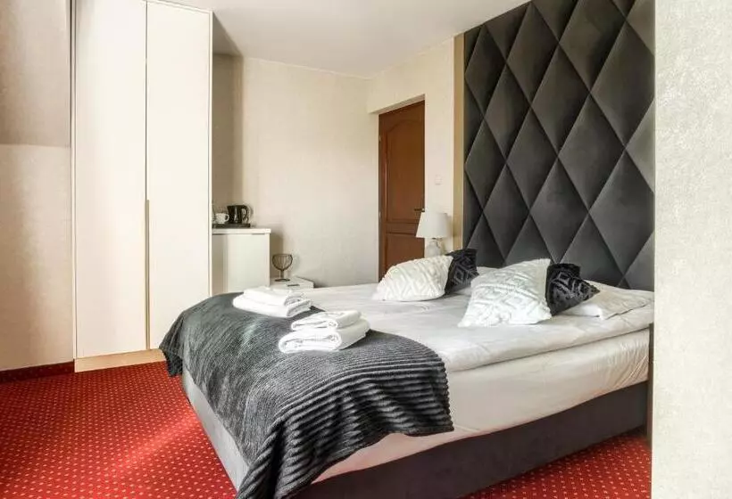 Aamiaismajoitus (B&B) Dworek Pod Giewontem