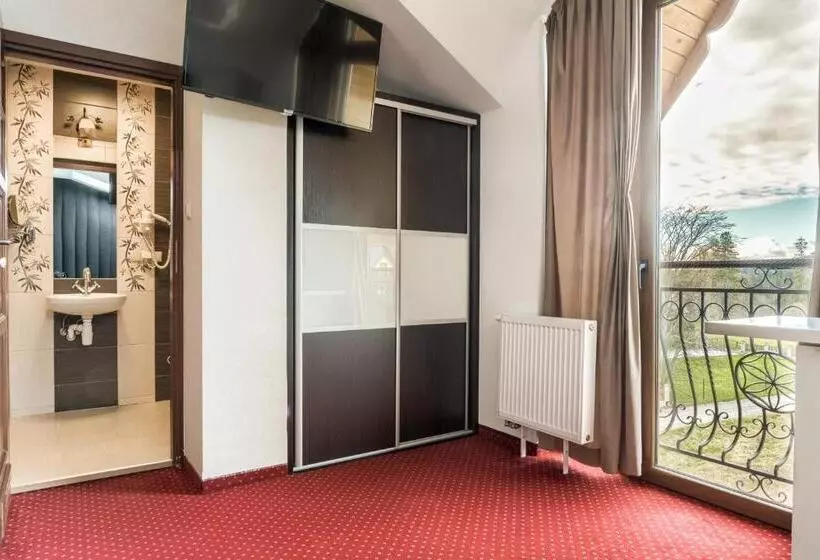 Aamiaismajoitus (B&B) Dworek Pod Giewontem