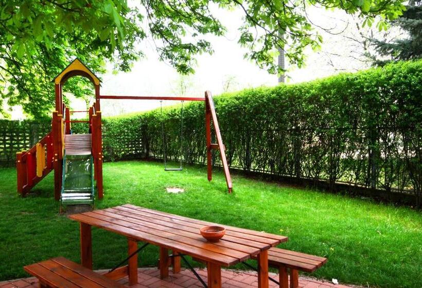 مبيت وإفطار Pensjonat Pod Kasztanami