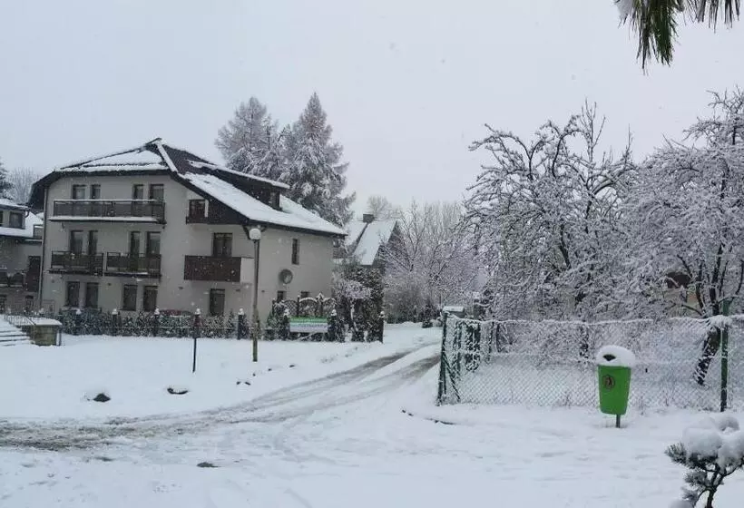 Aamiaismajoitus (B&B) Pokoje Gościnne Akacja