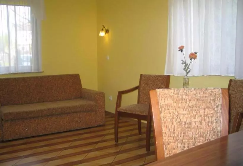 Aamiaismajoitus (B&B) Pokoje Gościnne Akacja