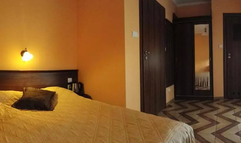 Aamiaismajoitus (B&B) Pokoje Gościnne Akacja