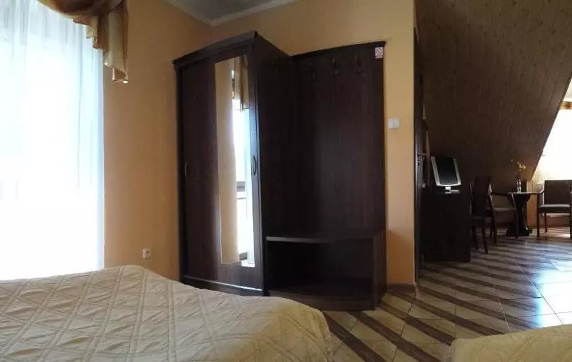 Aamiaismajoitus (B&B) Pokoje Gościnne Akacja