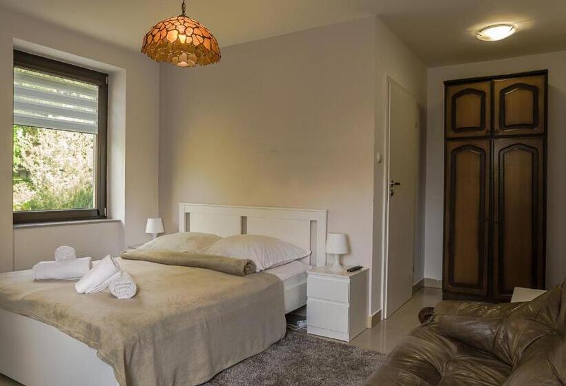 تختخواب و صبحانه Willa Alba