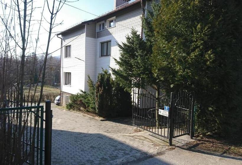 تختخواب و صبحانه Willa Biały Domek