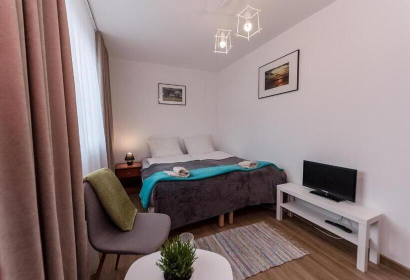 تختخواب و صبحانه Willa Biały Domek