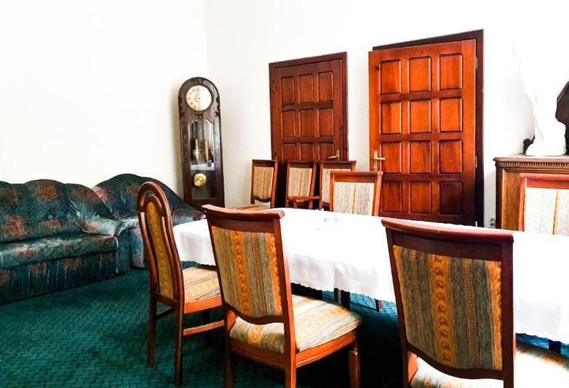 Dworek Brodowo Restauracja Hotel Przyjęcia