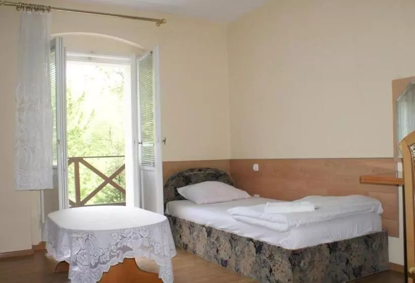 Dworek Brodowo Restauracja Hotel Przyjęcia