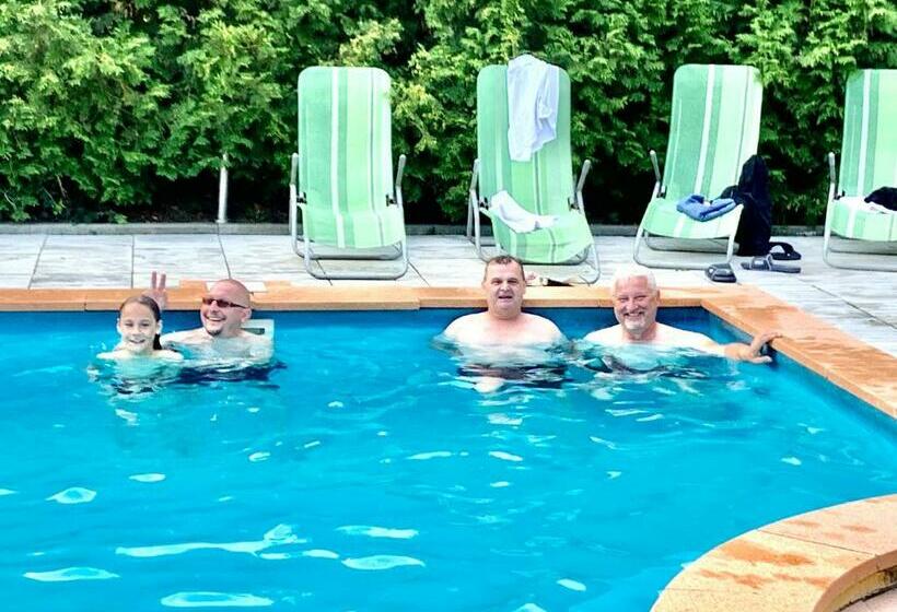 בית מלון כפרי Polonez W Rymaniu