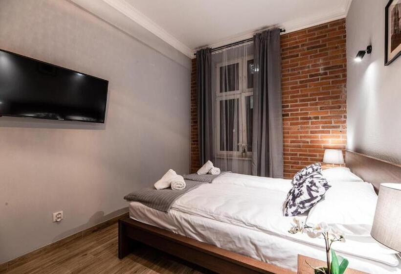 Lubomirskiego 23 Residence Great Location, 10 Min To Main Square By Foot, Right Next To Main Rail