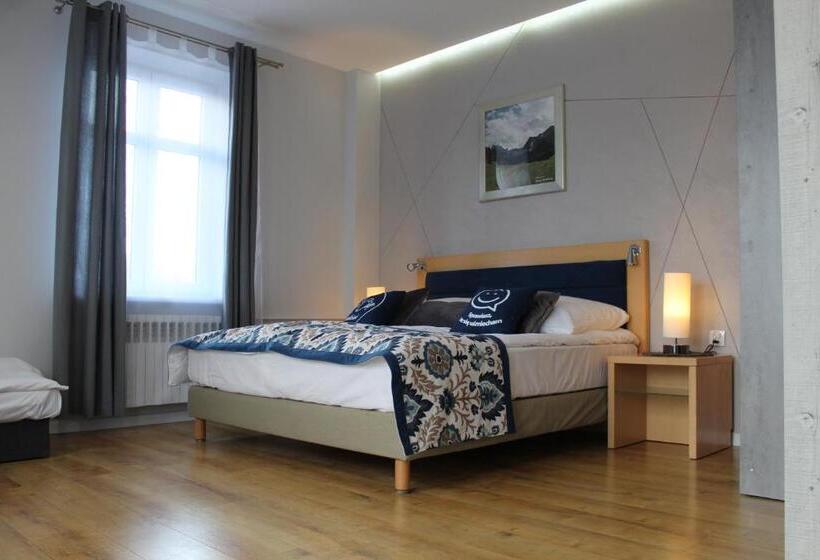 펜션 Dworek Zakopane