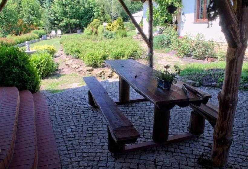 بنسيون Pensjonacik Ogrody