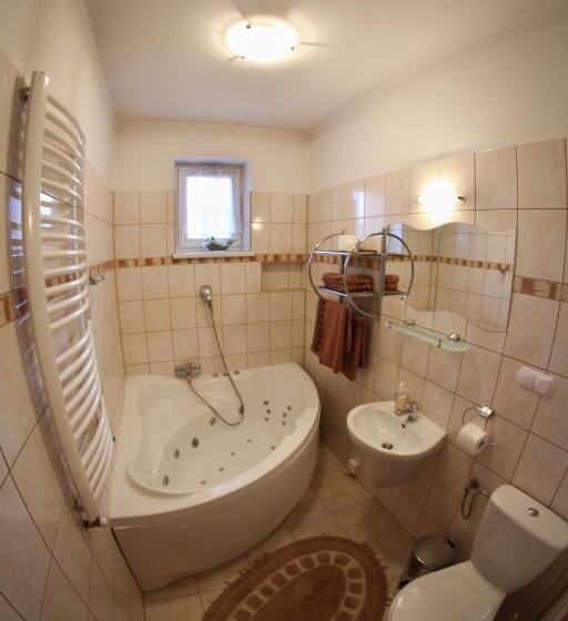 Pensjonat I Restauracja Nowak