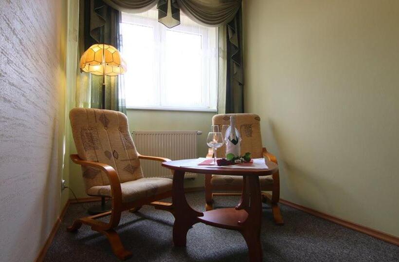 Pensjonat I Restauracja Nowak