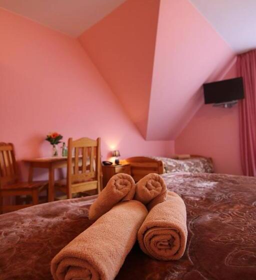 Pensjonat I Restauracja Nowak