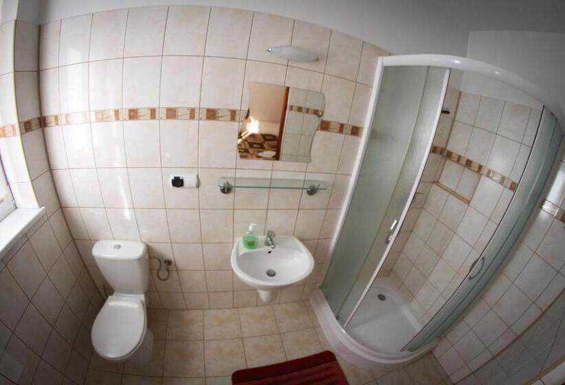 Pensjonat I Restauracja Nowak