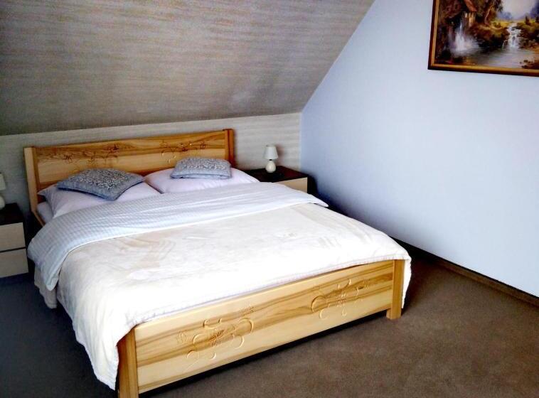 Pensjonat I Restauracja Nowak