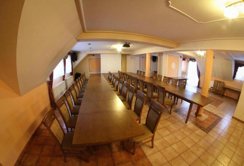 Pensjonat I Restauracja Nowak