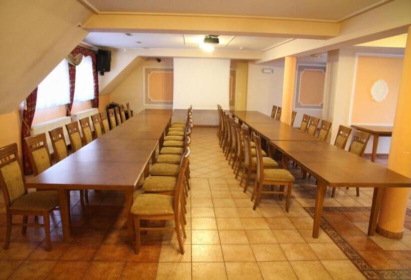 Pensjonat I Restauracja Nowak