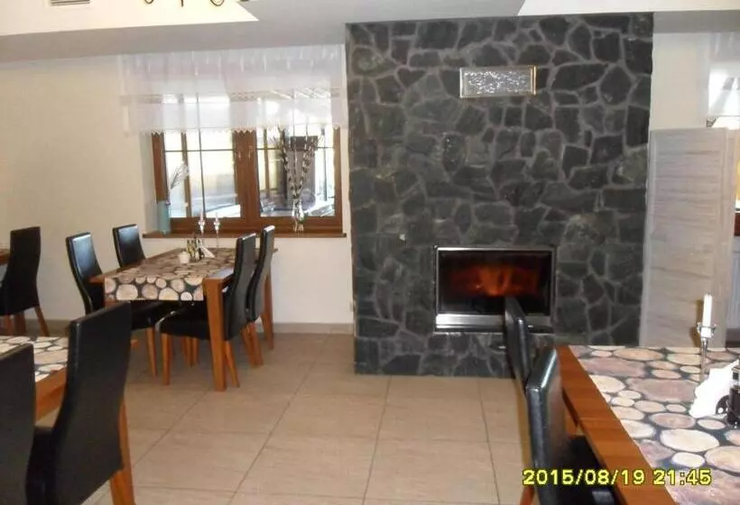 Retkeilymaja Karczma Dolina Pstrąga