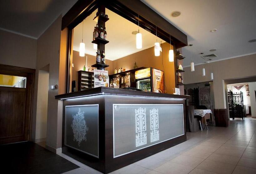 호스텔 Noclegi Folkowa