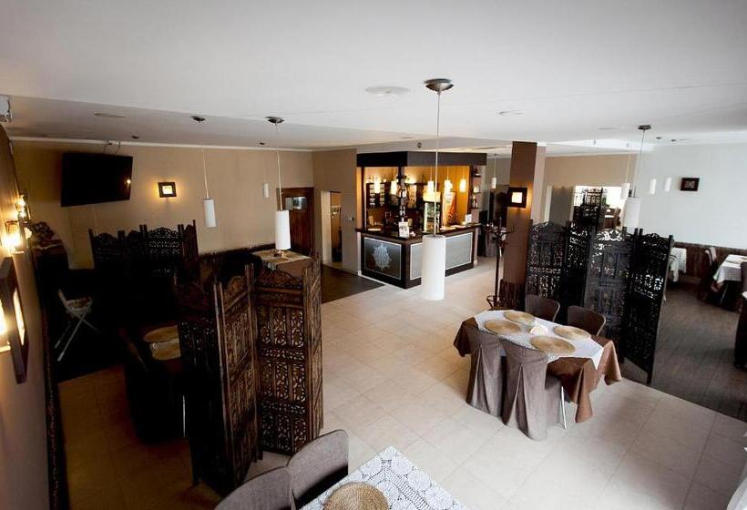 호스텔 Noclegi Folkowa