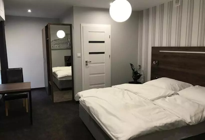 ユースホステル Noclegi Mikołów