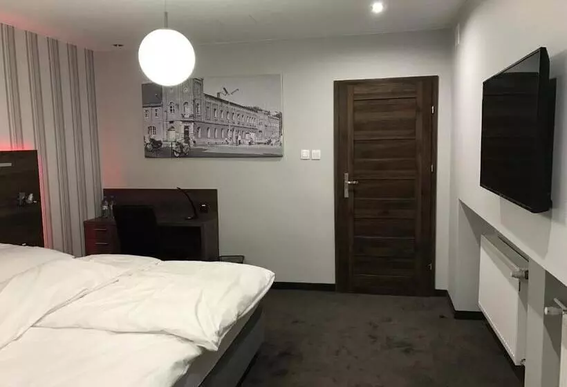 ユースホステル Noclegi Mikołów