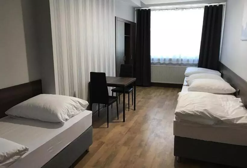 ユースホステル Noclegi Mikołów