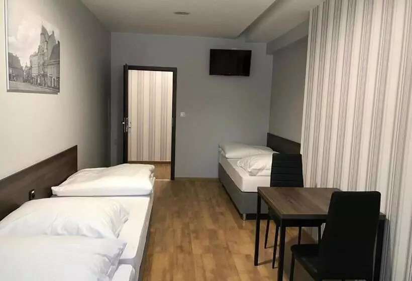 ユースホステル Noclegi Mikołów