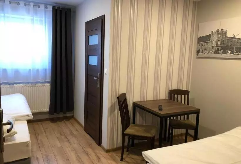 ユースホステル Noclegi Mikołów